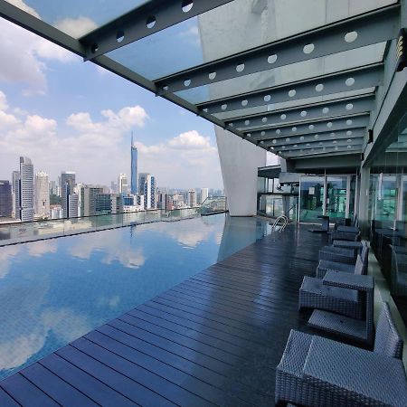 Skybed Over The Sky Hostel @Regalia Suites & Residences Kl Kuala Lumpur Esterno foto